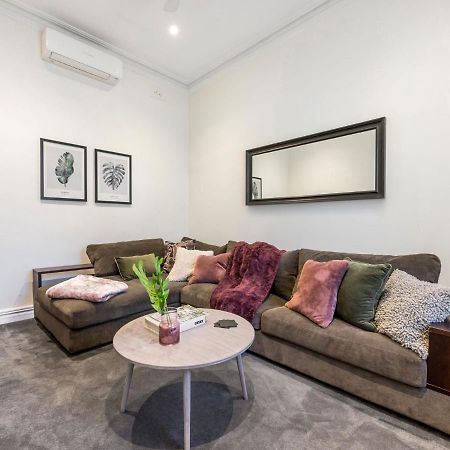Вилла Walk To The Mcg & Aami Park - Free Late Checkout - Great Location & Backyard Мельбурн Экстерьер фото