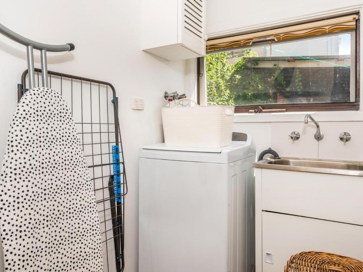 Вилла Walk To The Mcg & Aami Park - Free Late Checkout - Great Location & Backyard Мельбурн Экстерьер фото