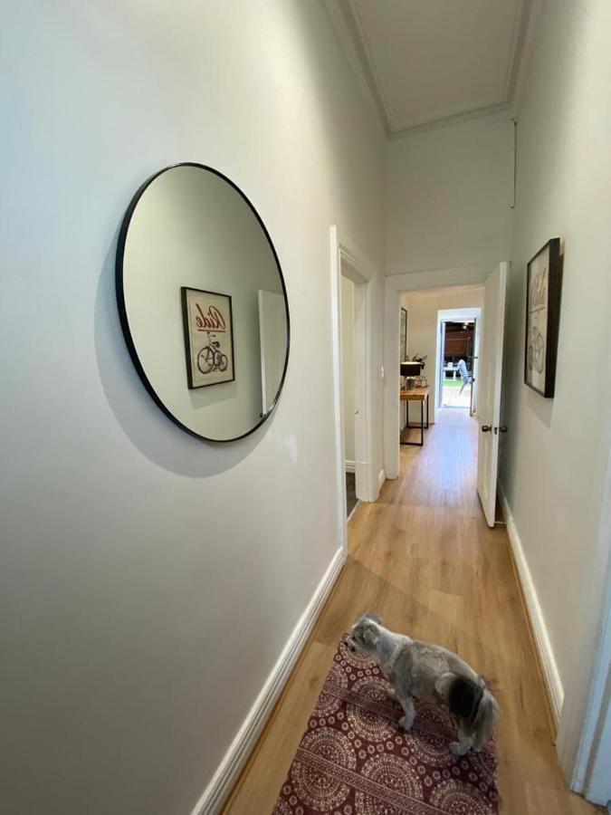 Вилла Walk To The Mcg & Aami Park - Free Late Checkout - Great Location & Backyard Мельбурн Экстерьер фото