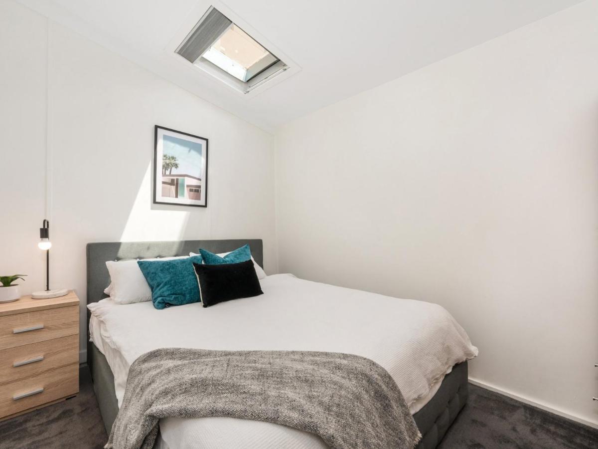Вилла Walk To The Mcg & Aami Park - Free Late Checkout - Great Location & Backyard Мельбурн Экстерьер фото